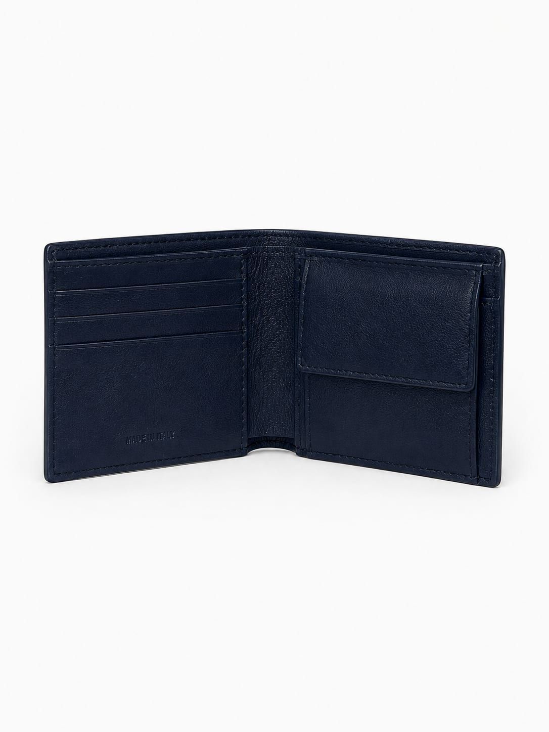 Portafoglio Completo in pelle blu, aperto, con le tasche per le carte e lo scomparto per documenti e banconote